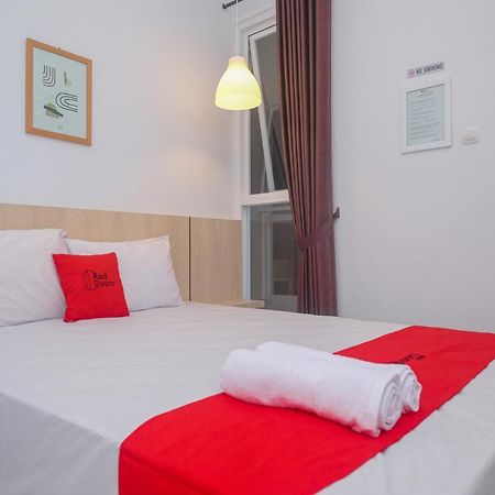 Hotel Reddoorz Syariah @ Tlogosari Semarang Alastuwo Zewnętrze zdjęcie