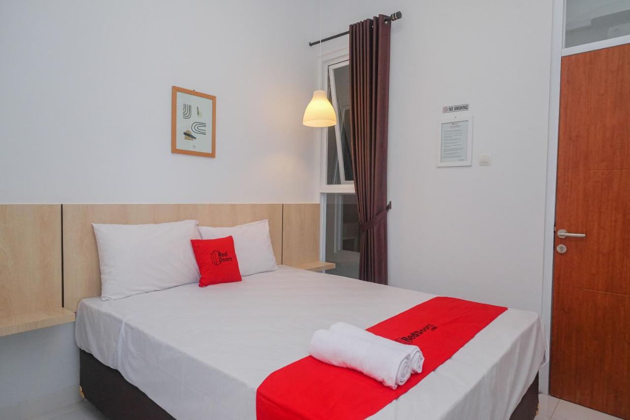 Hotel Reddoorz Syariah @ Tlogosari Semarang Alastuwo Zewnętrze zdjęcie
