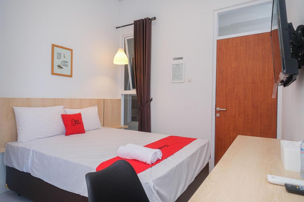 Hotel Reddoorz Syariah @ Tlogosari Semarang Alastuwo Zewnętrze zdjęcie