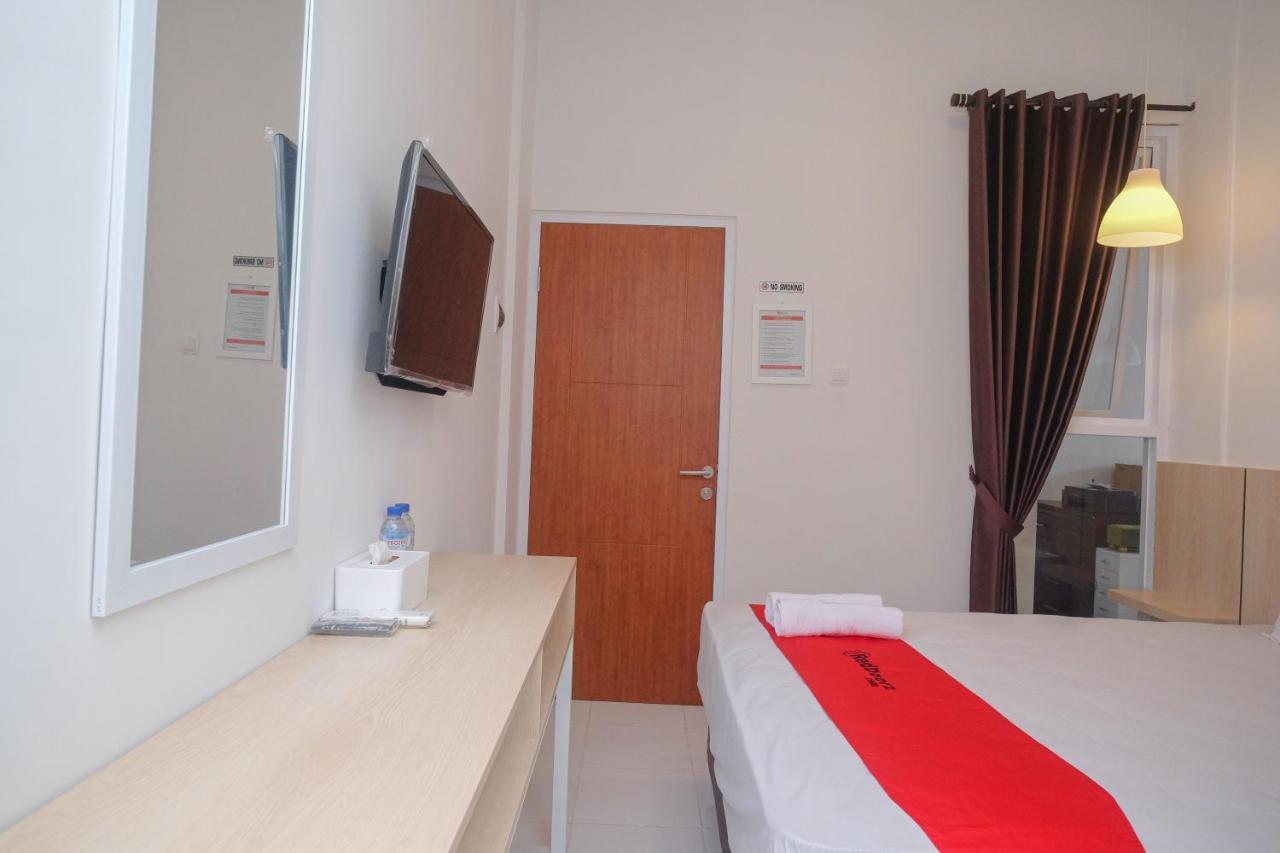 Hotel Reddoorz Syariah @ Tlogosari Semarang Alastuwo Zewnętrze zdjęcie