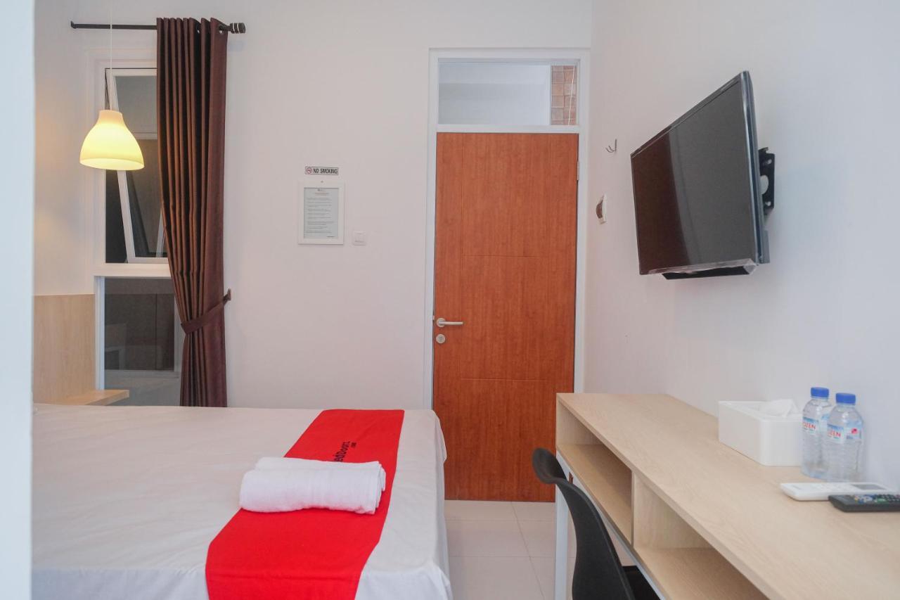 Hotel Reddoorz Syariah @ Tlogosari Semarang Alastuwo Zewnętrze zdjęcie