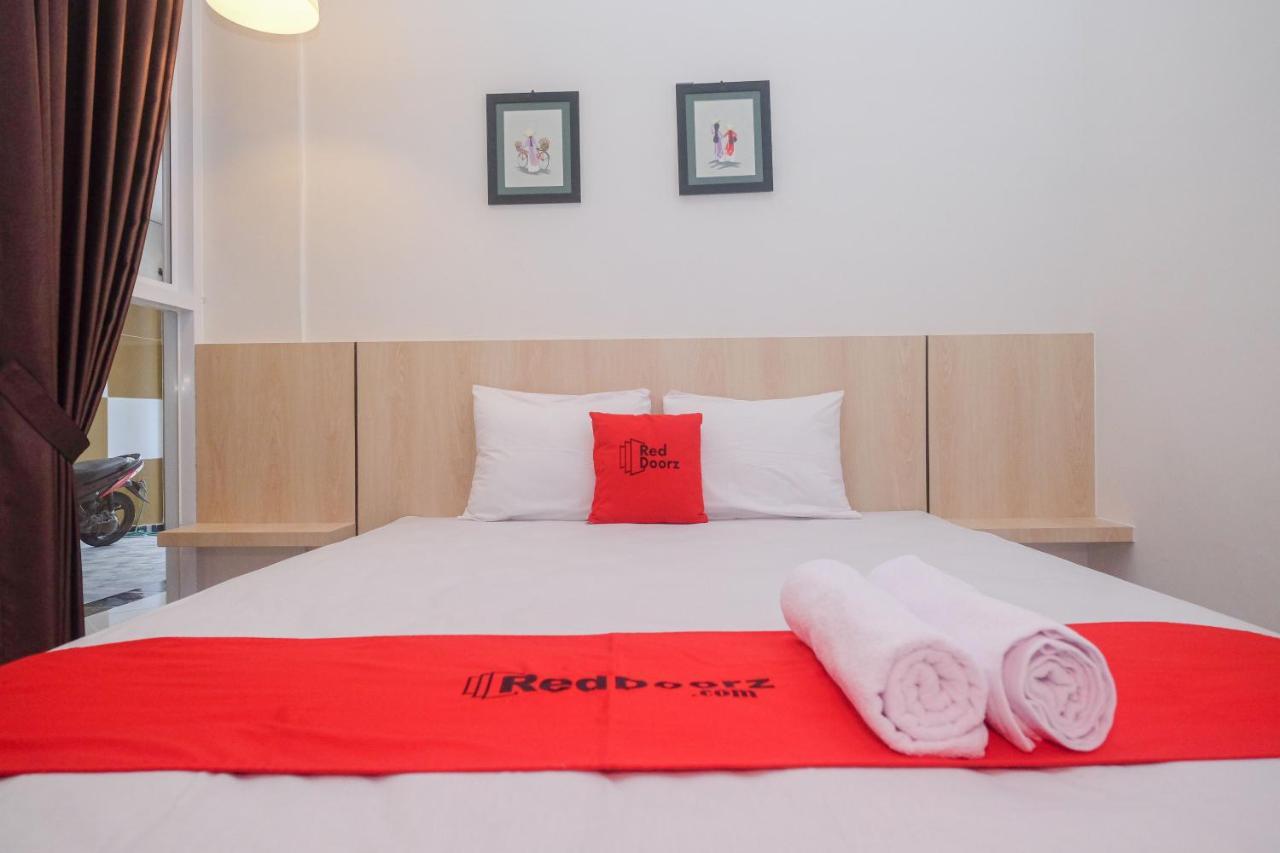Hotel Reddoorz Syariah @ Tlogosari Semarang Alastuwo Zewnętrze zdjęcie