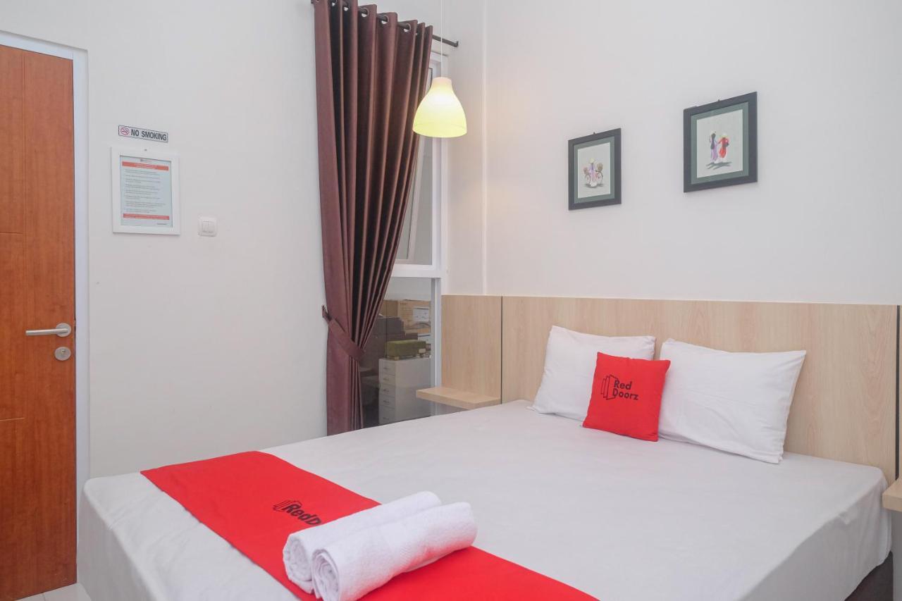 Hotel Reddoorz Syariah @ Tlogosari Semarang Alastuwo Zewnętrze zdjęcie