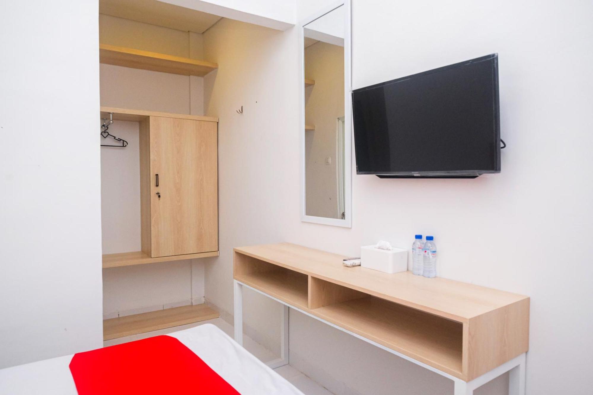 Hotel Reddoorz Syariah @ Tlogosari Semarang Alastuwo Zewnętrze zdjęcie
